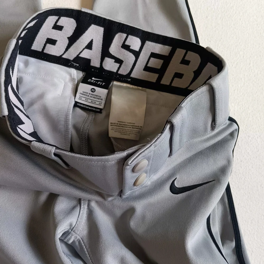 Nike Dri-Fit Sz XS Basball Gray&Black Kids Pants (Staining On Knees...see Photos